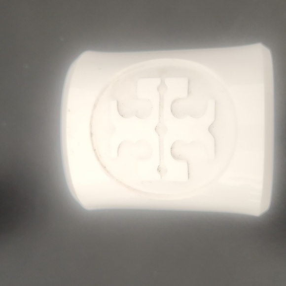 Tory Burch Logo Clear and White Resin Cuff Bracelets - Picture 5 of 7